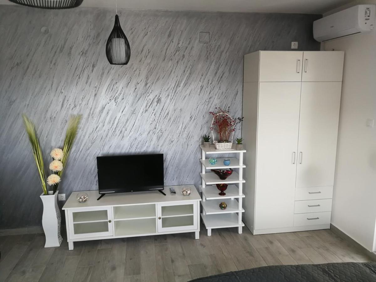 Apartamento Danica Sremska Mitrovica Exterior foto