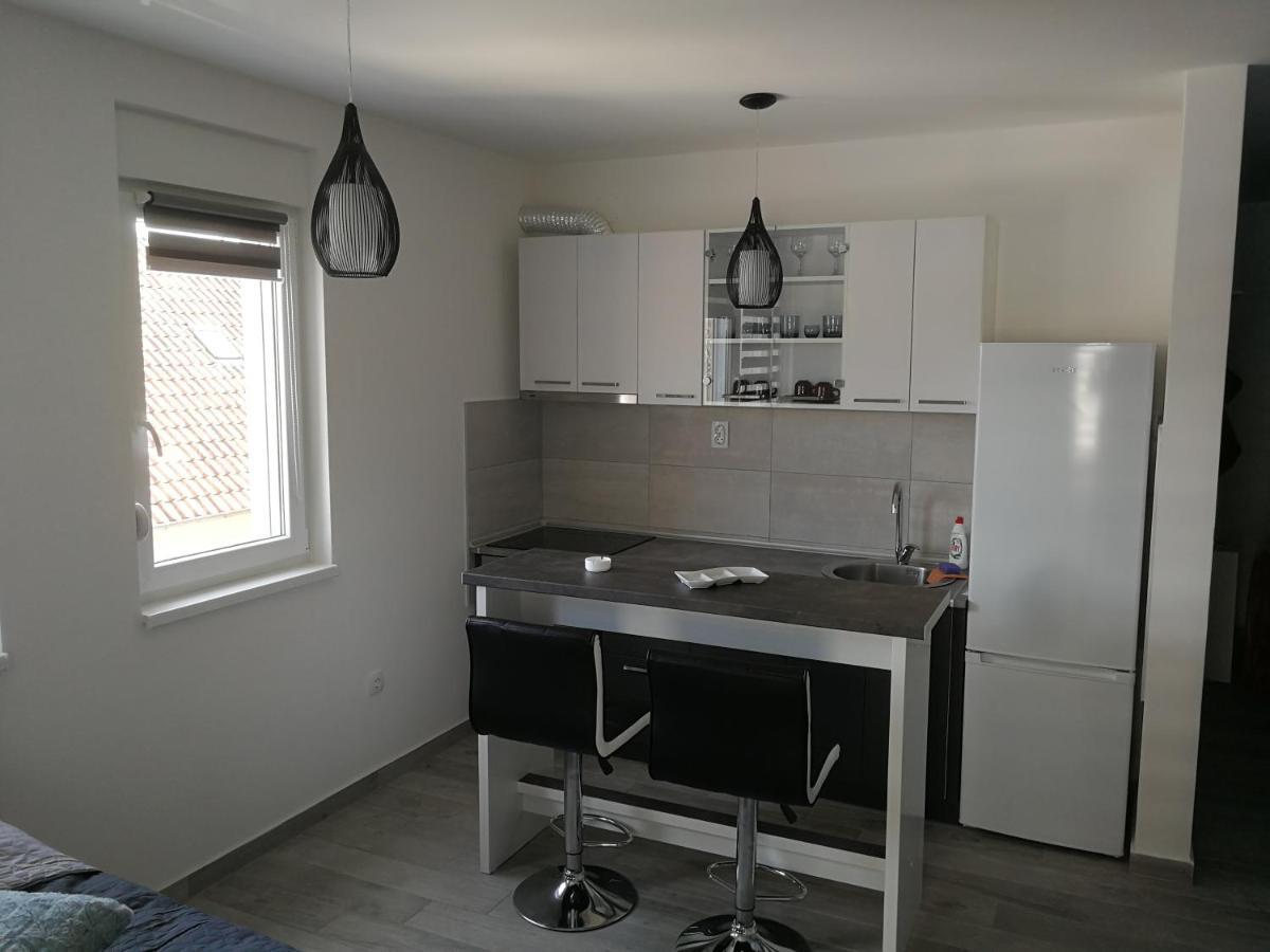 Apartamento Danica Sremska Mitrovica Exterior foto