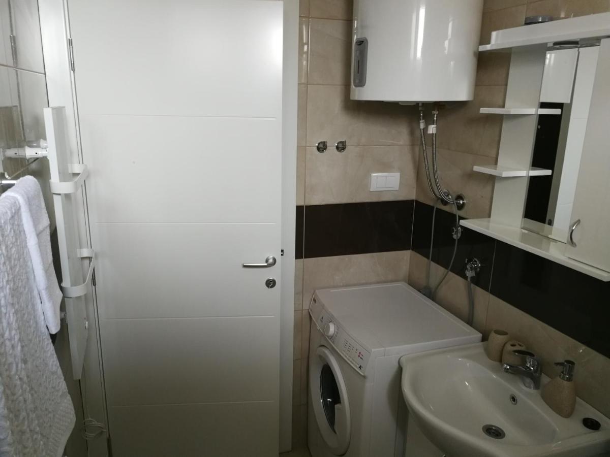 Apartamento Danica Sremska Mitrovica Exterior foto